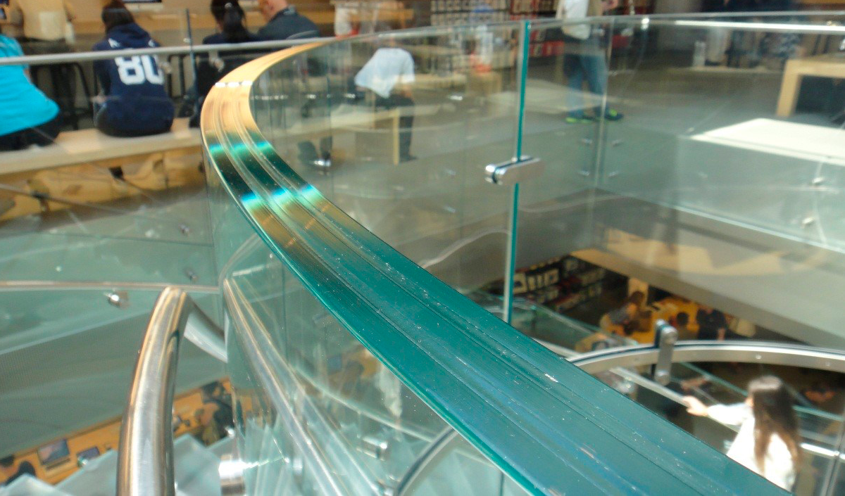 Capa: Indústria vidreira produz vidros ultra resistentes capazes de desempenhar qualquer aplicação